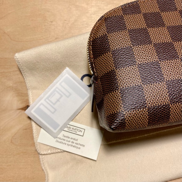 Louis Vuitton Cosmetic Pouch PM in Damier Ebene - Picture 5 of 10
